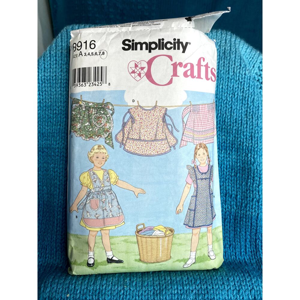 Simplicity 8916 Sewing pattern girls apron size 3 4 5 6 7 8